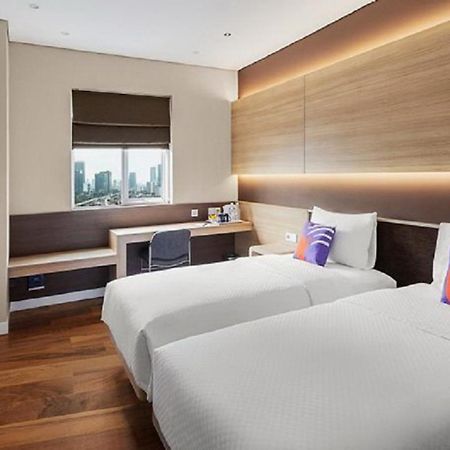 Fox Lite Grogol Jakarta Exterior foto