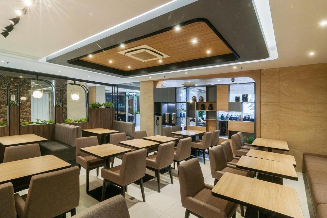 Fox Lite Grogol Jakarta Exterior foto