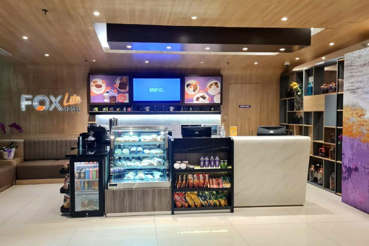 Fox Lite Grogol Jakarta Exterior foto