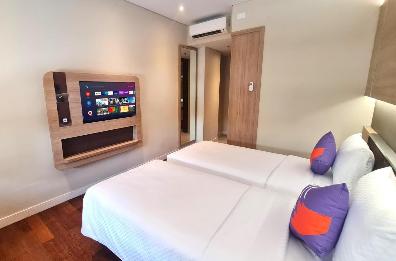 Fox Lite Grogol Jakarta Exterior foto